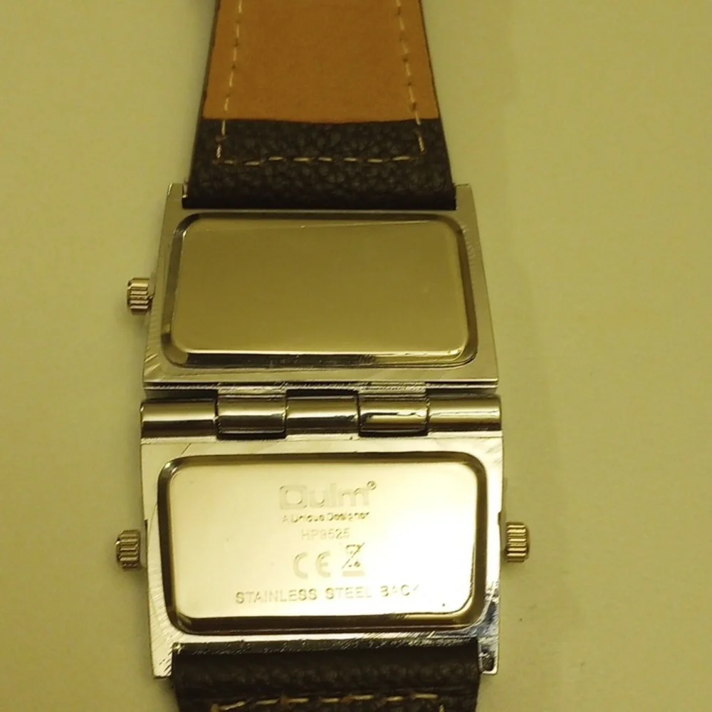 COPY - Fashion Hinged Quartz watch 3 time zones black leather strap.